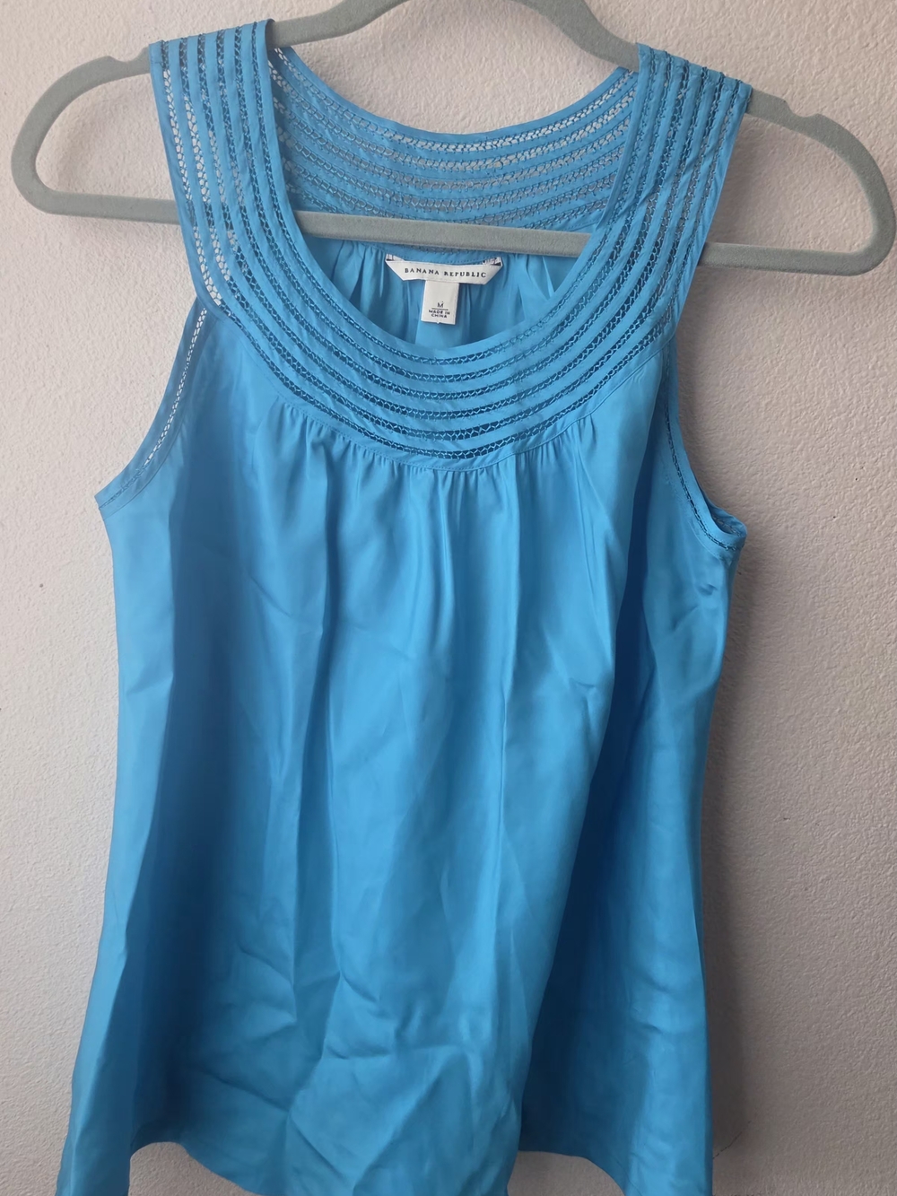 Banana Republic Bright Turquoise Silk Sleeveless Scoop Neck Tank
